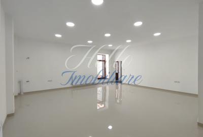 Spațiu comercial, de 92 mp, în Central - 3
