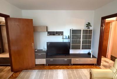 Apartament cu 2 camere semidecomandat în Brazda lui Novac