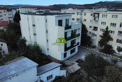 Apartament cu 3 camere decomandat în Traian