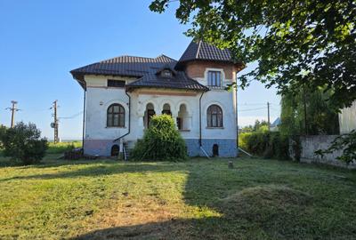 Casă cu 5 camere cu Teren 2800 Mp în Poienarii Burchii - 11