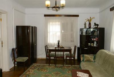 Duplex cu 3 camere cu Canalizare în Crișcior - 4