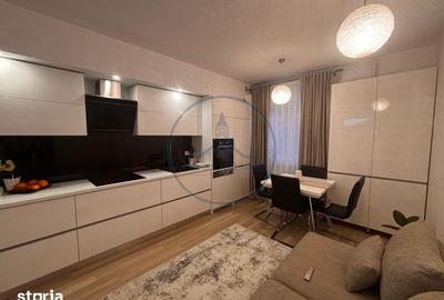 Apartament cu 3 camere în Independenței
