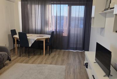 Apartament cu 3 camere decomandat în Exterior Vest