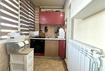 Apartament cu 3 camere decomandat în Far - 16