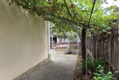 Casă individuală cu 6 camere cu Canalizare în Central - 2