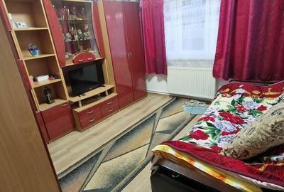 Apartament cu 3 camere decomandat în Petros - 4
