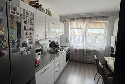 Apartament cu 2 camere decomandat în Crișeni - 4