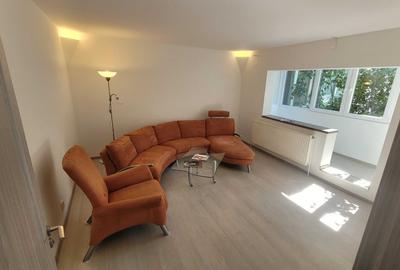 Apartament cu 3 camere decomandat în Exterior Vest