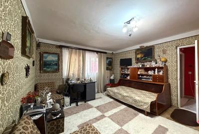 Apartament cu 2 camere semidecomandat, mobilat în Cetate