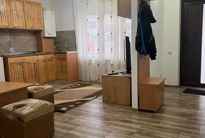 Apartament cu 3 camere semidecomandat în Central