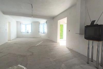 Casă cu Teren 518 Mp în Central
