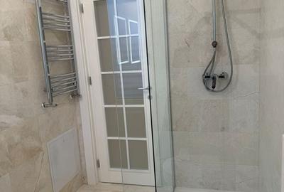 Apartament cu 7 camere decomandat în Breazu - 1