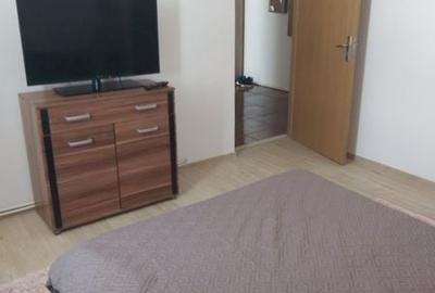Apartament cu 2 camere decomandat în Precista