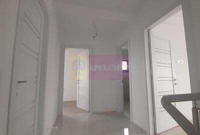 Casă individuală cu 4 camere cu Canalizare în Est - 13