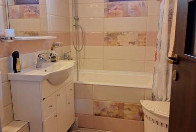 Apartament cu 3 camere în Popoveni