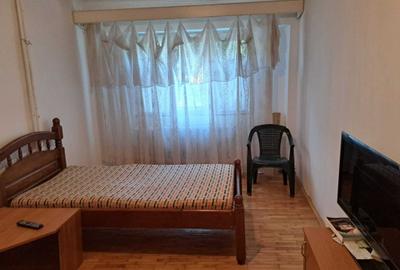 Apartament cu 4 camere decomandat în Central - 1