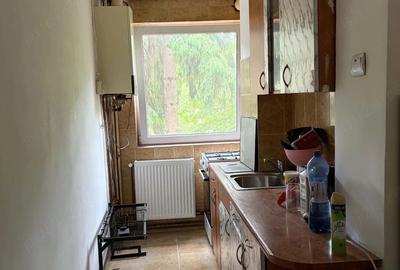 Apartament cu 3 camere semidecomandat în Central