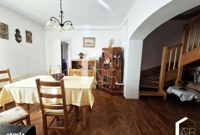 Casă cu 4 camere cu Teren 167 Mp în Republicii