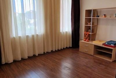 Casă cu Teren 100 Mp în Central