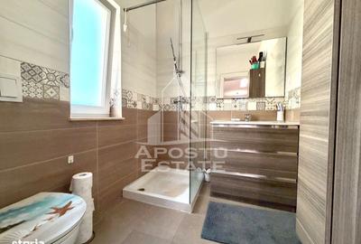 Casă cu 4 camere cu Teren 170 Mp în Sânmihaiu Român