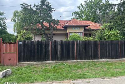 Casă cu 3 camere cu Teren 2775 Mp în Cornățelu - 2