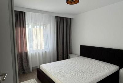 Apartament cu 3 camere decomandat, mobilat în Zorilor