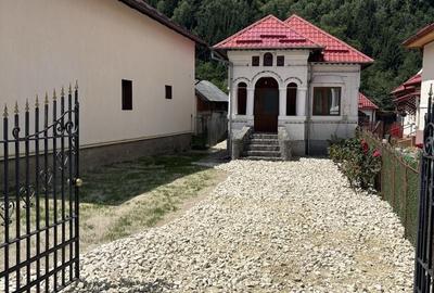 Casă cu 4 camere în Lerești