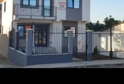 Casă cu 3 camere în Central - 8