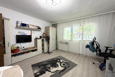 Apartament cu 2 camere decomandat în Nicolina