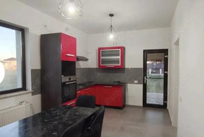 Casă cu 4 camere în Central - 1