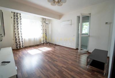 Apartament cu 2 camere decomandat în Sud
