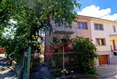 Casă cu 5 camere cu Teren 252 Mp în Central