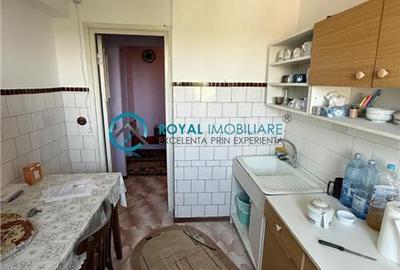 Apartament cu 3 camere decomandat în B-dul București - 7