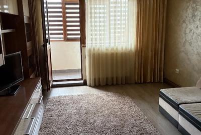 Apartament cu 3 camere decomandat în Tătărași