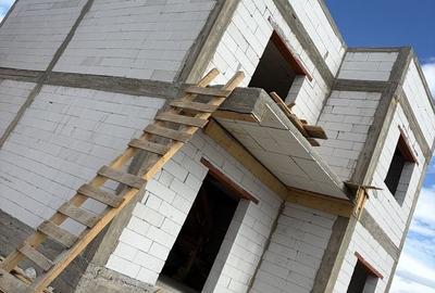Casă cu 4 camere în Central