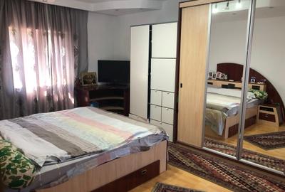 Casă cu 7 camere cu Canalizare în Apărătorii Patriei - 19