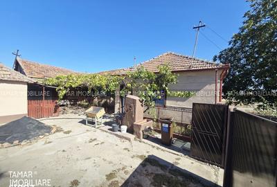 Casă cu 3 camere în Fiscut