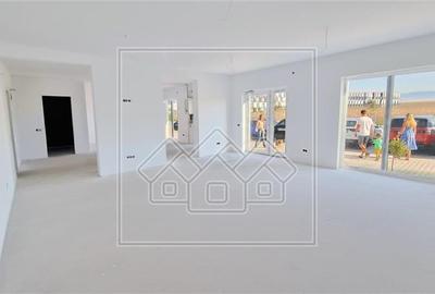 Spațiu comercial, de 362 mp, în Exterior Sud