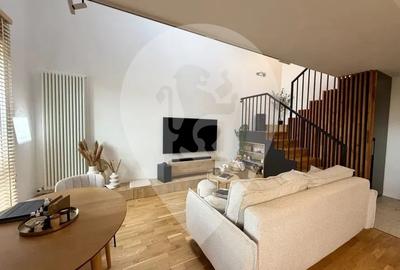 Apartament cu 3 camere decomandat, mobilat în Centrul Istoric