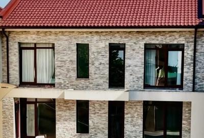 Casă individuală cu 11 camere cu Teren 337 Mp în Faleza Nord
