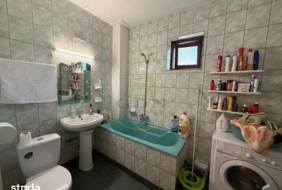 Casă cu 5 camere cu Teren 181 Mp în Rovine