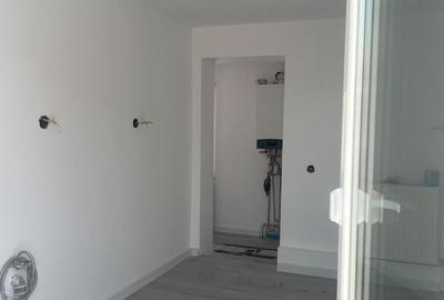 Casă cu 3 camere cu Teren 200 Mp în Calea București