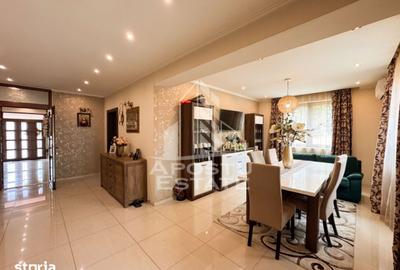Casă cu 6 camere cu Teren 3500 Mp în Central - 4