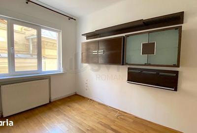 Apartament cu 3 camere în Centrul Civic