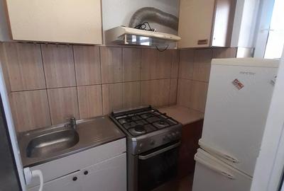 Garsonieră decomandată în Nicolina - 4