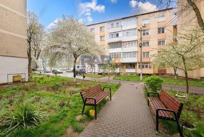 Apartament cu 2 camere semidecomandat, mobilat în Est
