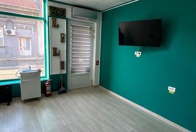 Spațiu comercial, de 30 mp, în Central