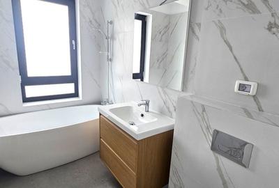 Casă cu 4 camere cu Teren 270 Mp în Central