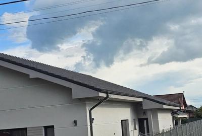 Casă cu 3 camere cu Teren 370 Mp în Moșnița Veche