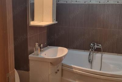 Apartament cu 3 camere decomandat în Fălticeni